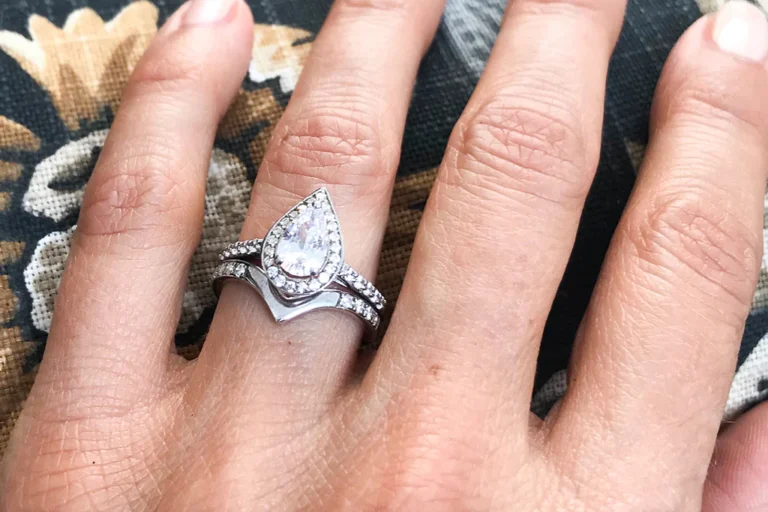 Moissanite Bridal Sets: A Sparkling Alternative to Traditional Diamonds