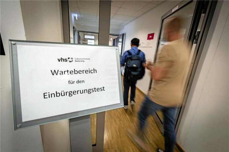 Einbürgerungstest bestehen: Tipps und wichtige Fragen
